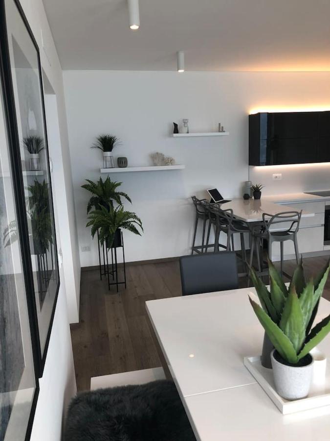 شقة Ulivi Luxury Loft & Pool - The House Of Travelers Carate Urio المظهر الخارجي الصورة